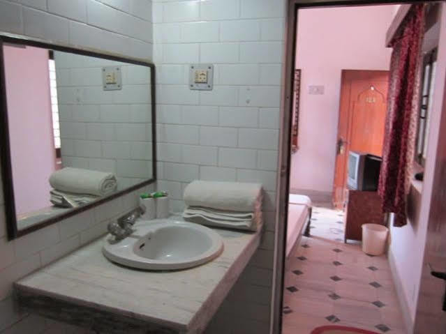 Hotel Surya 克久拉霍 外观 照片