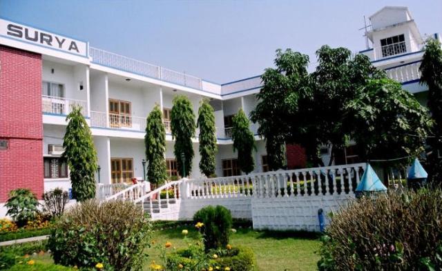 Hotel Surya 克久拉霍 外观 照片
